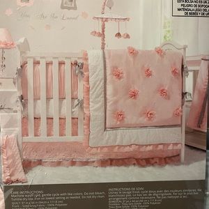 New, never opened- The Peanutshell -Arianna crib bedding